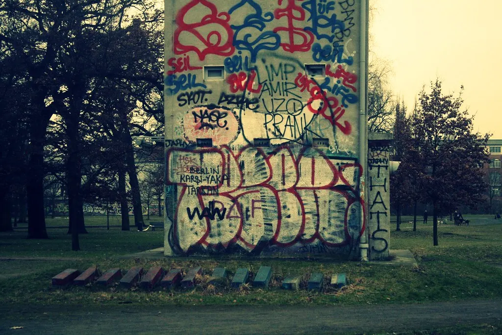 along puschkinallee