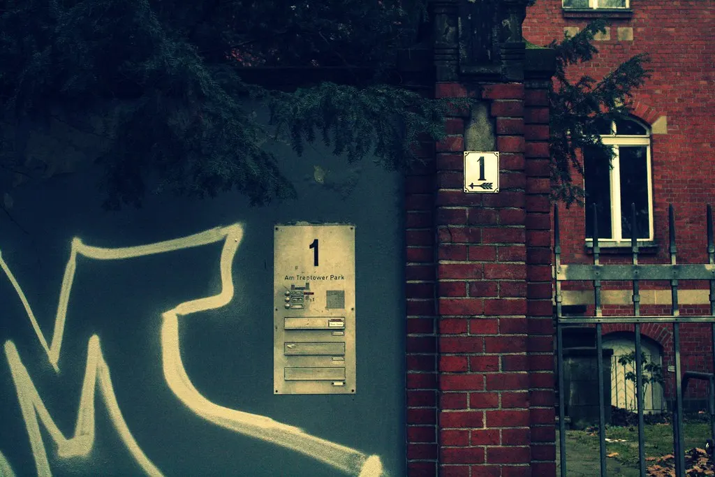 along puschkinallee